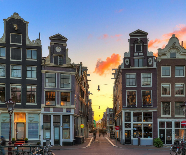 De Negen Straatjes (The Nine Streets)